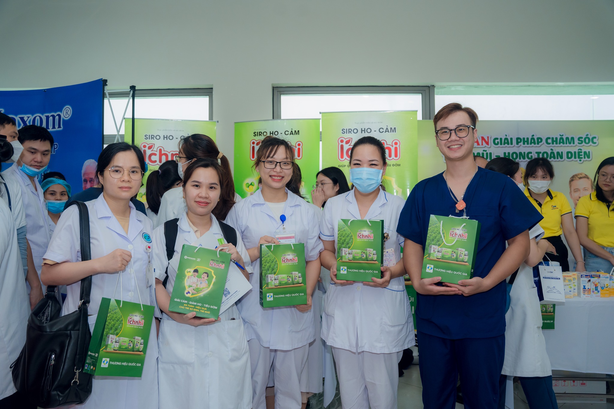 NHÃN HÀNG ÍCH NHI ĐỒNG HÀNH CÙNG HỘI NGHỊ HÔ HẤP NHI KHOA TOÀN QUỐC LẦN THỨ VII