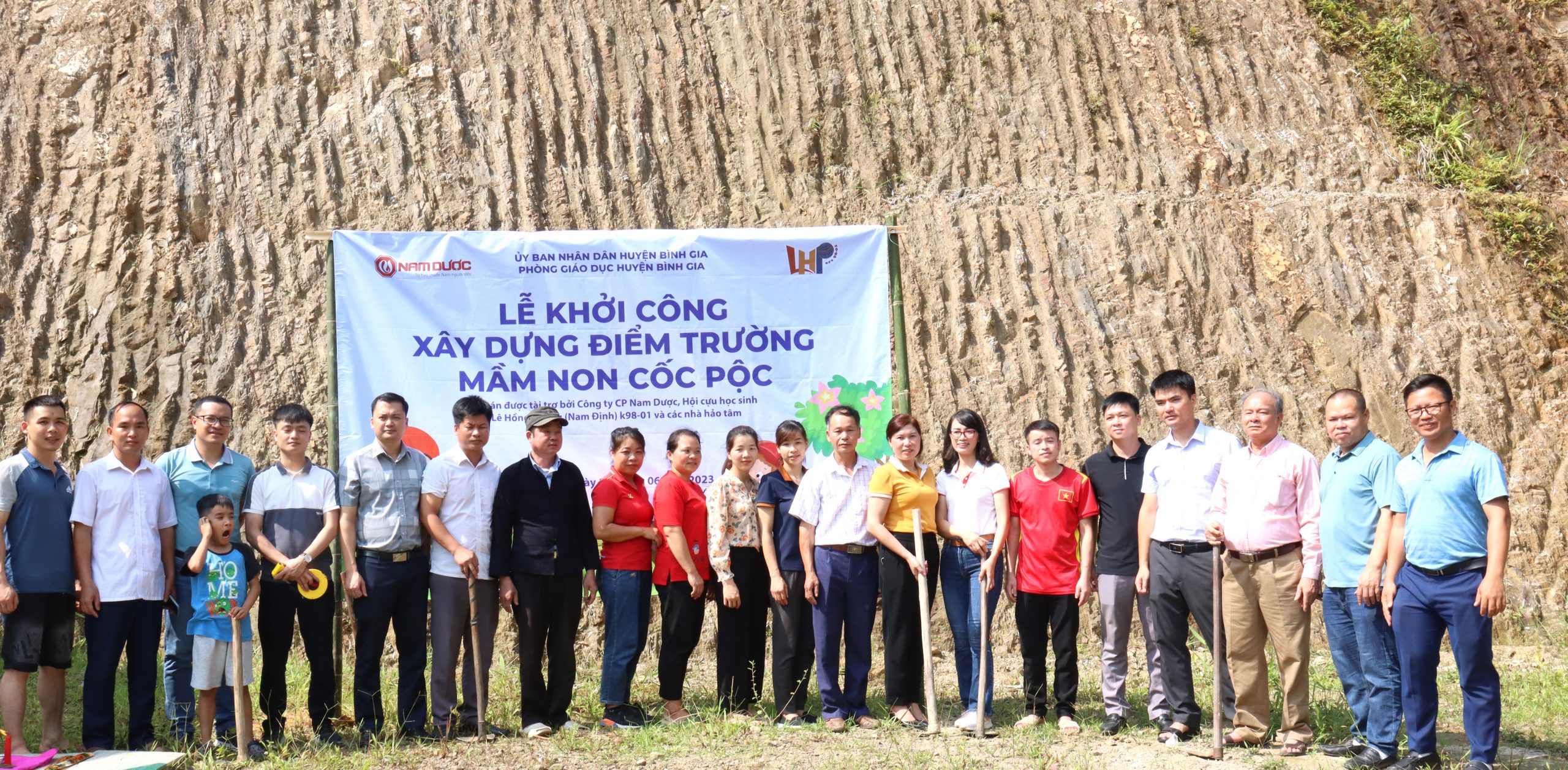 NAM DƯỢC CHUNG TAY THẮP SÁNG ƯỚC MƠ ĐẾN TRƯỜNG CỦA CÁC EM NHỎ CỐC PỘC (LẠNG SƠN)