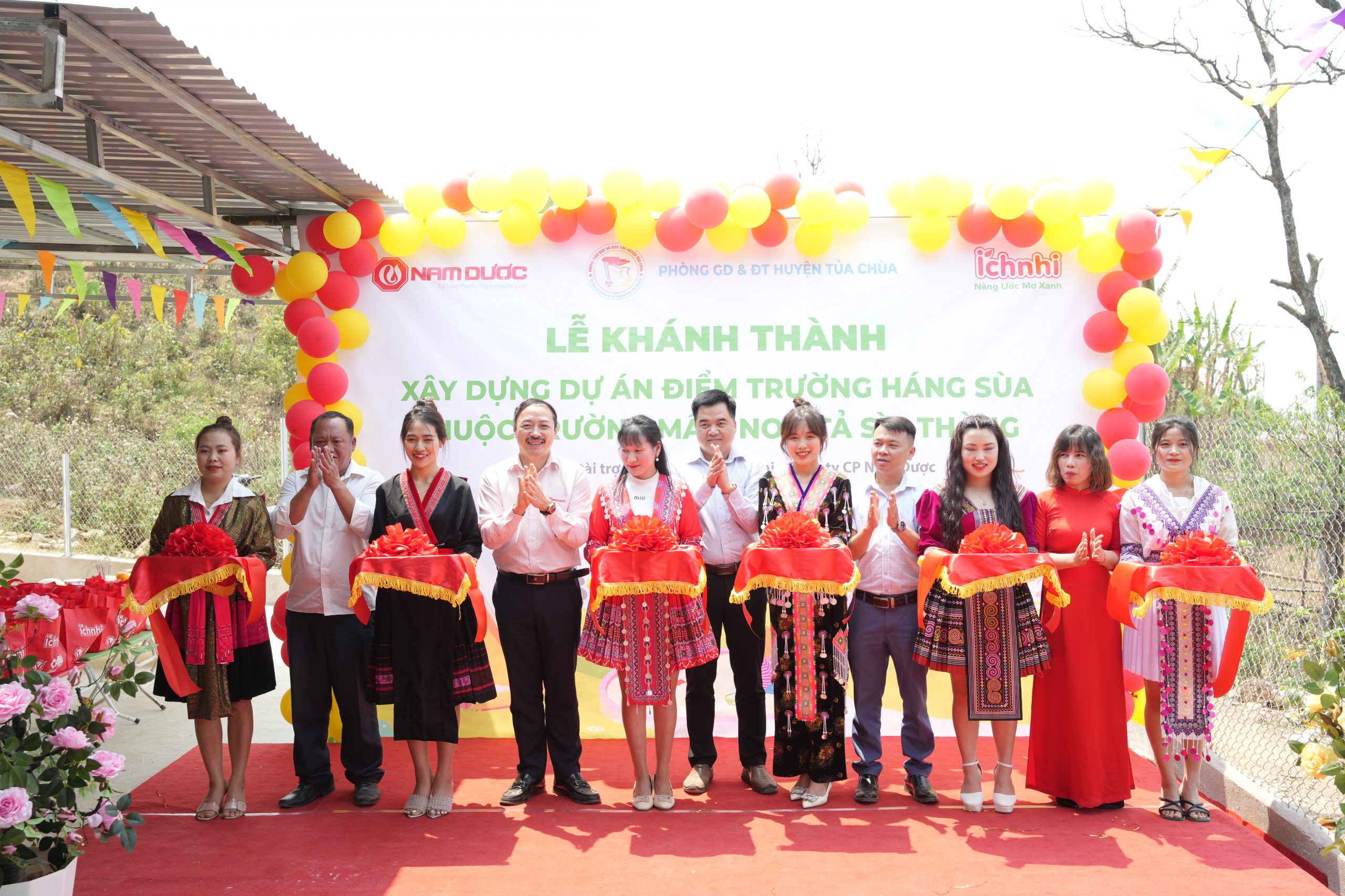 NIỀM VUI NHÂN ĐÔI TRONG NGÀY KHÁNH THÀNH ĐIỂM TRƯỜNG HÁNG SÙA (ĐIỆN BIÊN)