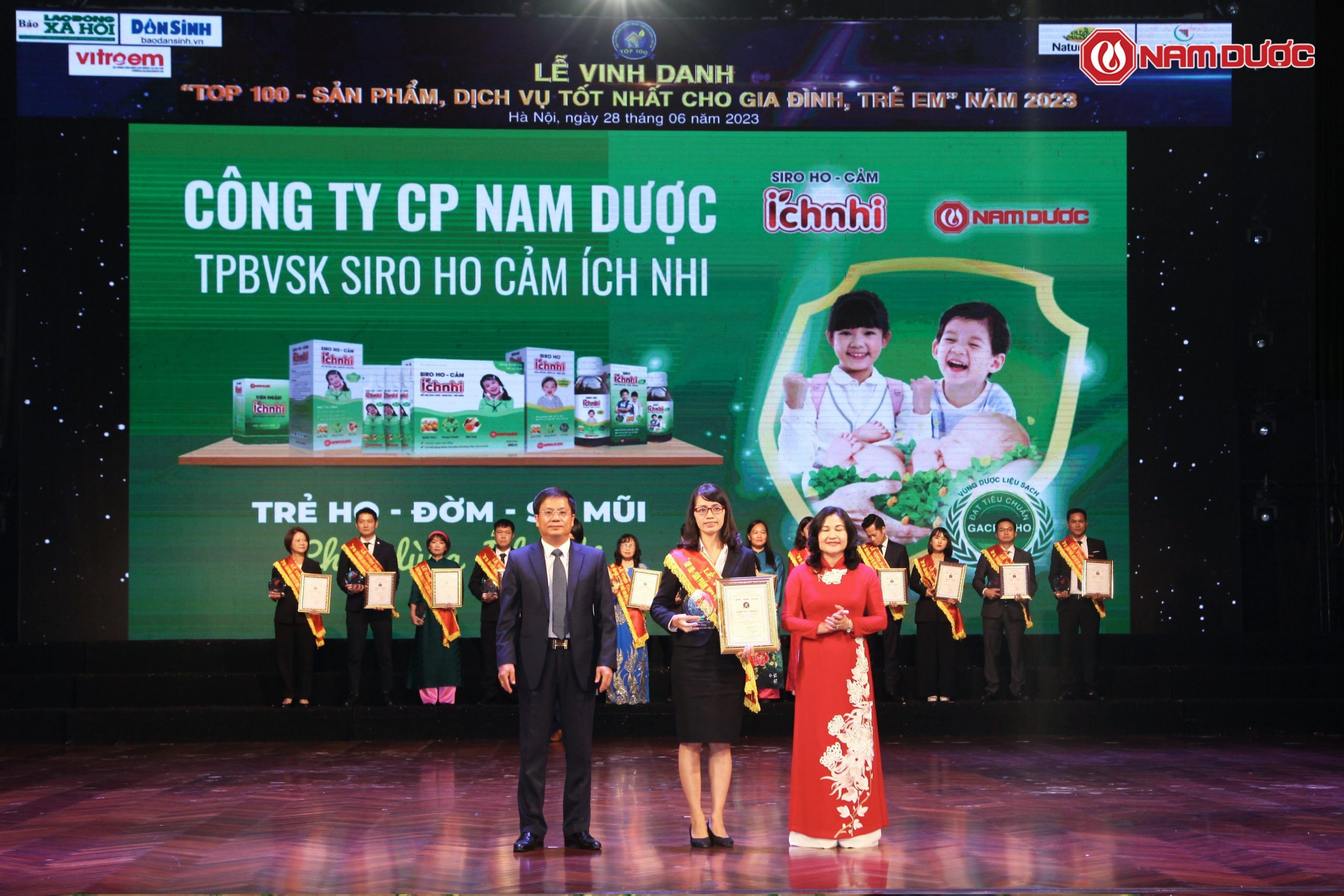 NAM DƯỢC TỰ HÀO TOP 100 SẢN PHẨM, DỊCH VỤ TỐT NHẤT CHO GIA ĐÌNH, TRẺ EM NĂM 2023