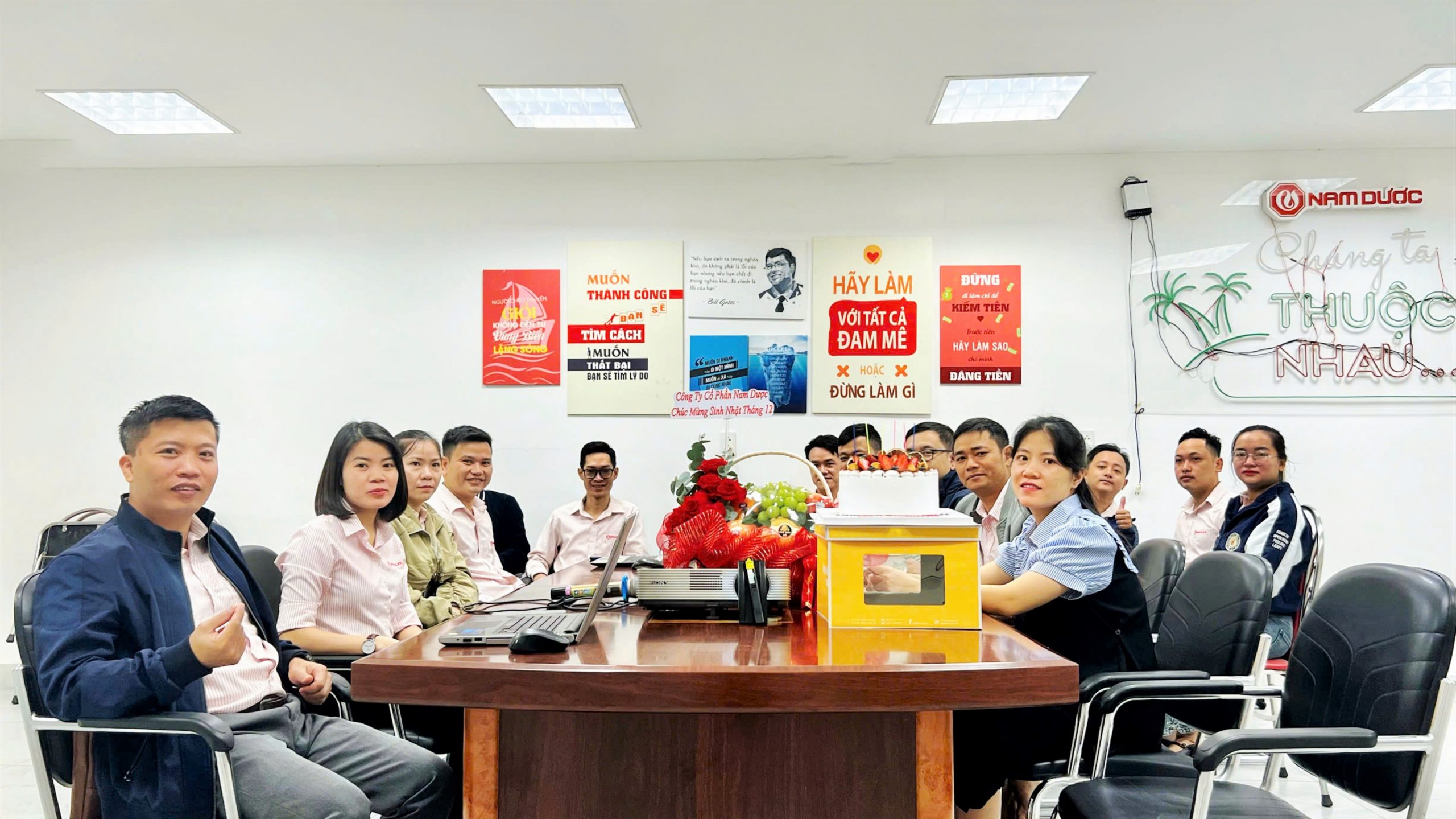 TEAMBUILDING THÁNG 12: LẤY KHÁCH HÀNG LÀM TRUNG TÂM, NAM DƯỢC SẴN SÀNG VỀ ĐÍCH