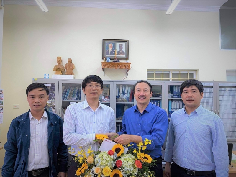 Nam Dược tri ân các thầy cô giáo tại Đại học Dược Hà Nội