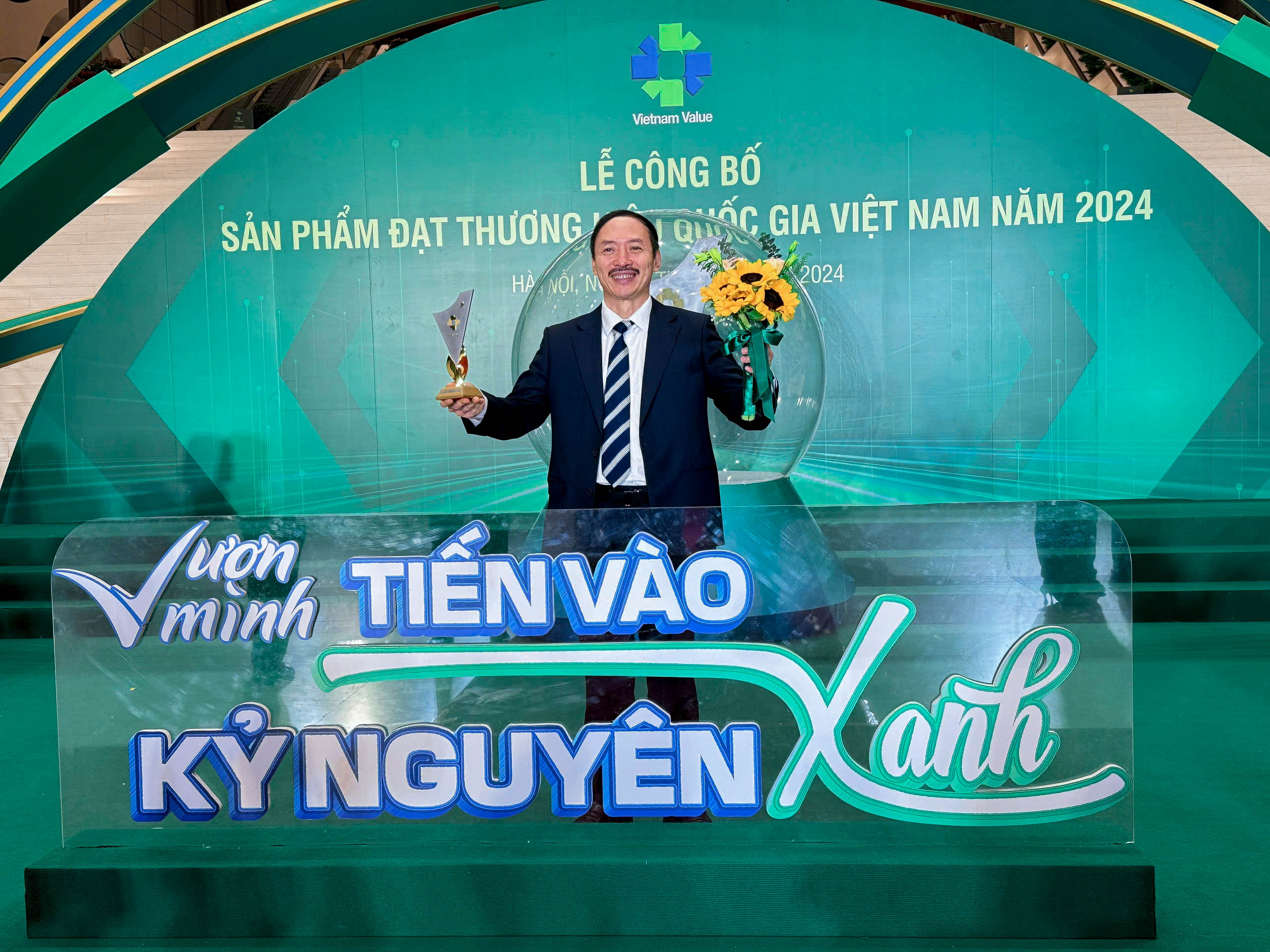 NAM DƯỢC: 20 NĂM BẢO TỒN VÀ PHÁT HUY THUỐC NAM