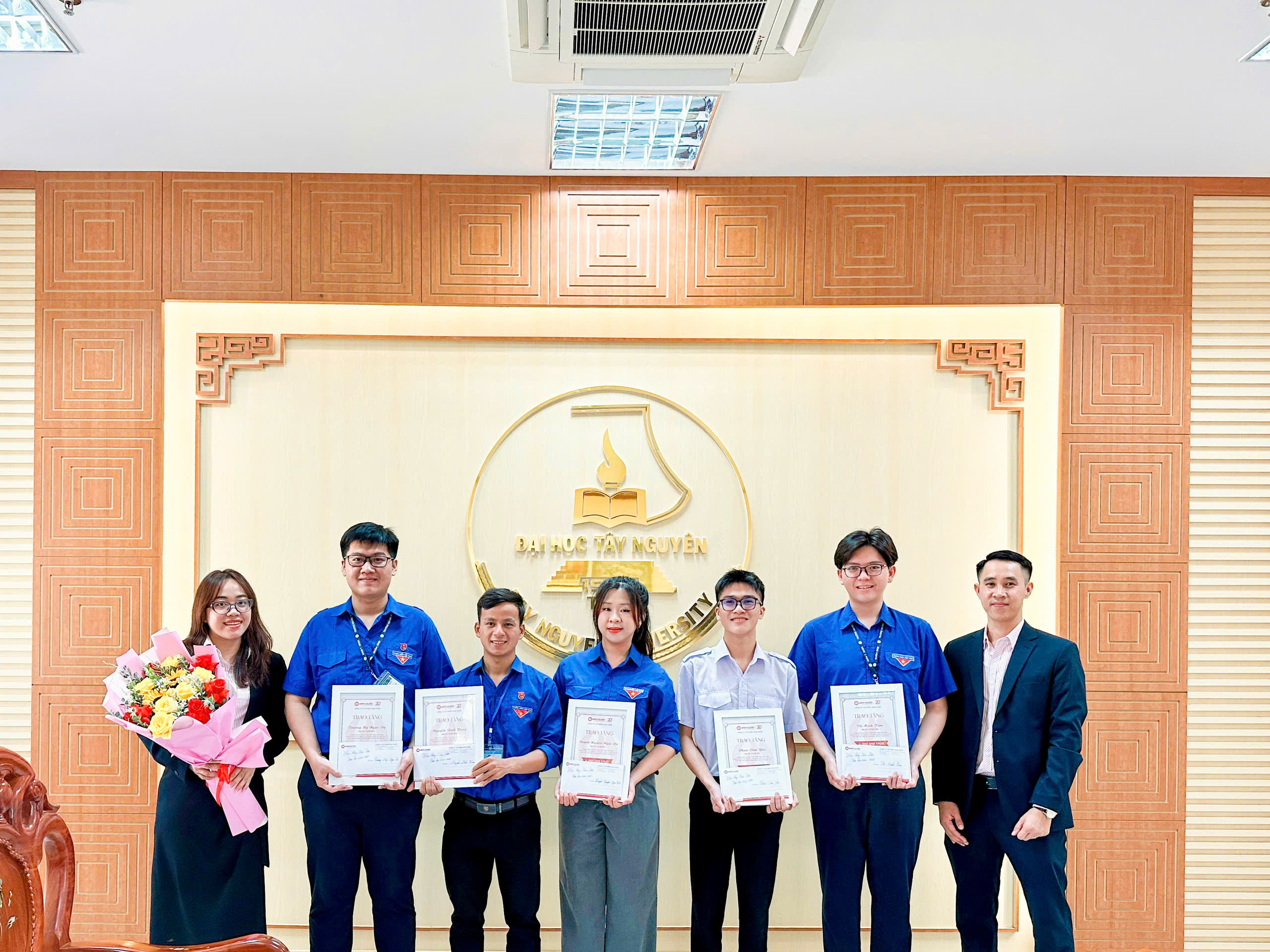 10 SUẤT HỌC BỔNG NAM DƯỢC CHẮP CÁNH ƯỚC MƠ CỦA SINH VIÊN XUẤT SẮC CÁC TRƯỜNG ĐẠI HỌC Y DƯỢC