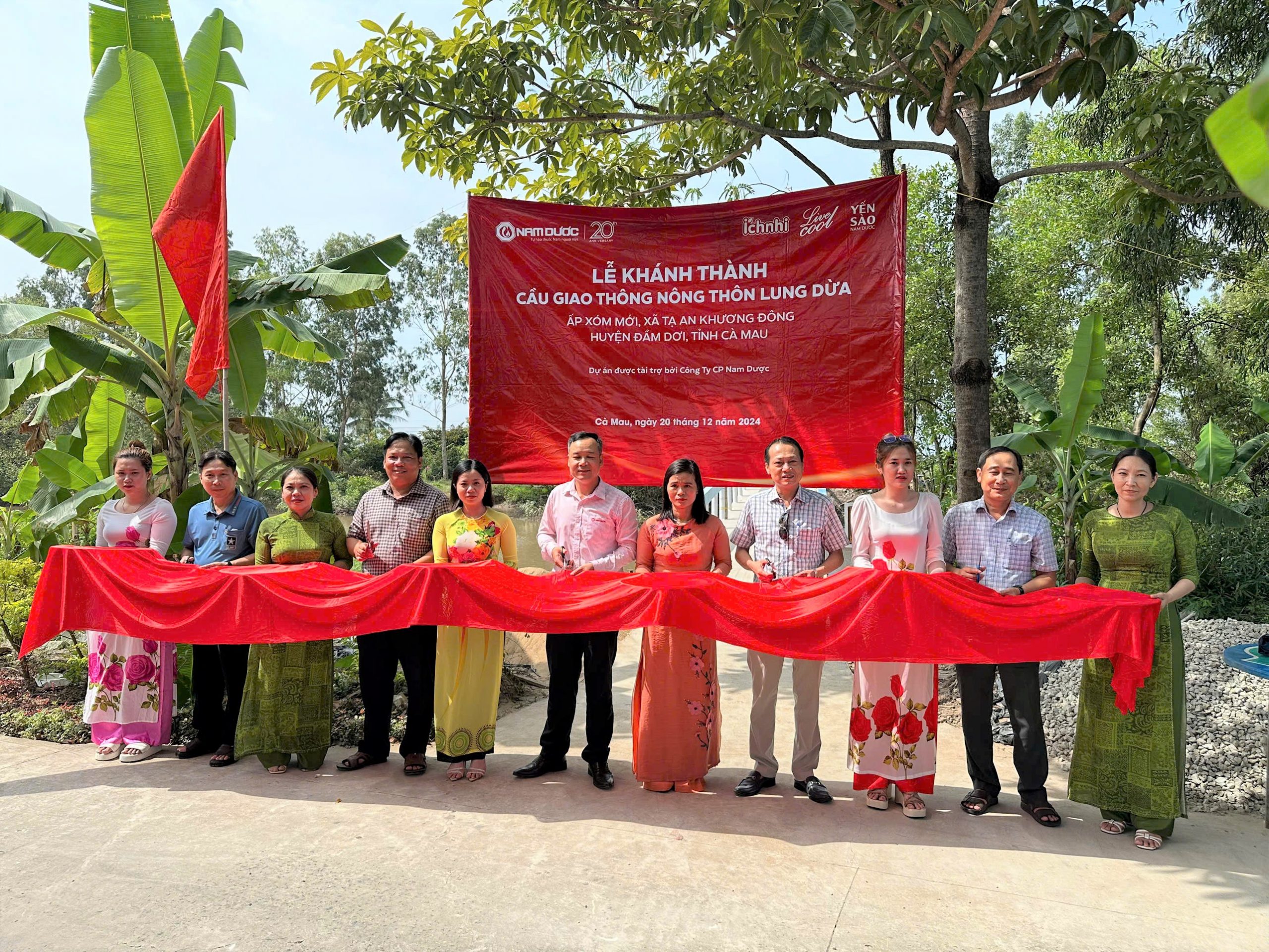 KHÁNH THÀNH CẦU BÊ TÔNG KIÊN CỐ, NỐI NHỮNG BỜ VUI CHO BÀ CON ẤP XÓM MỚI (HUYỆN ĐẦM DƠI, TỈNH CÀ MAU)
